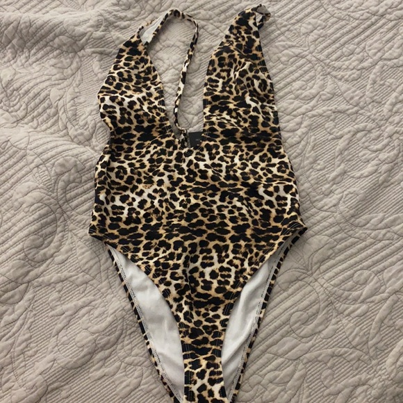 Cheetah swimsuit NEW - Picture 3 of 4